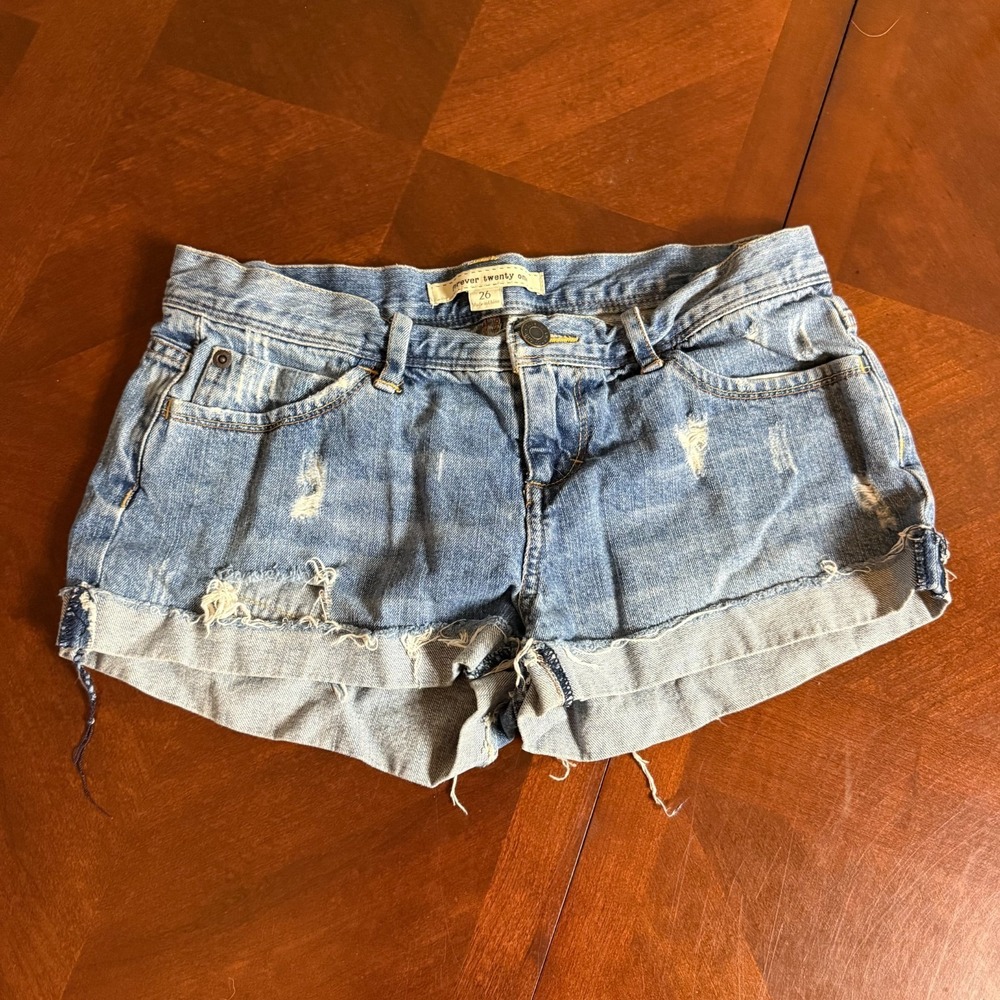 Forever 21 Women's Distressed Denim Shorts Size 26 Frayed Cuffed Blue‎